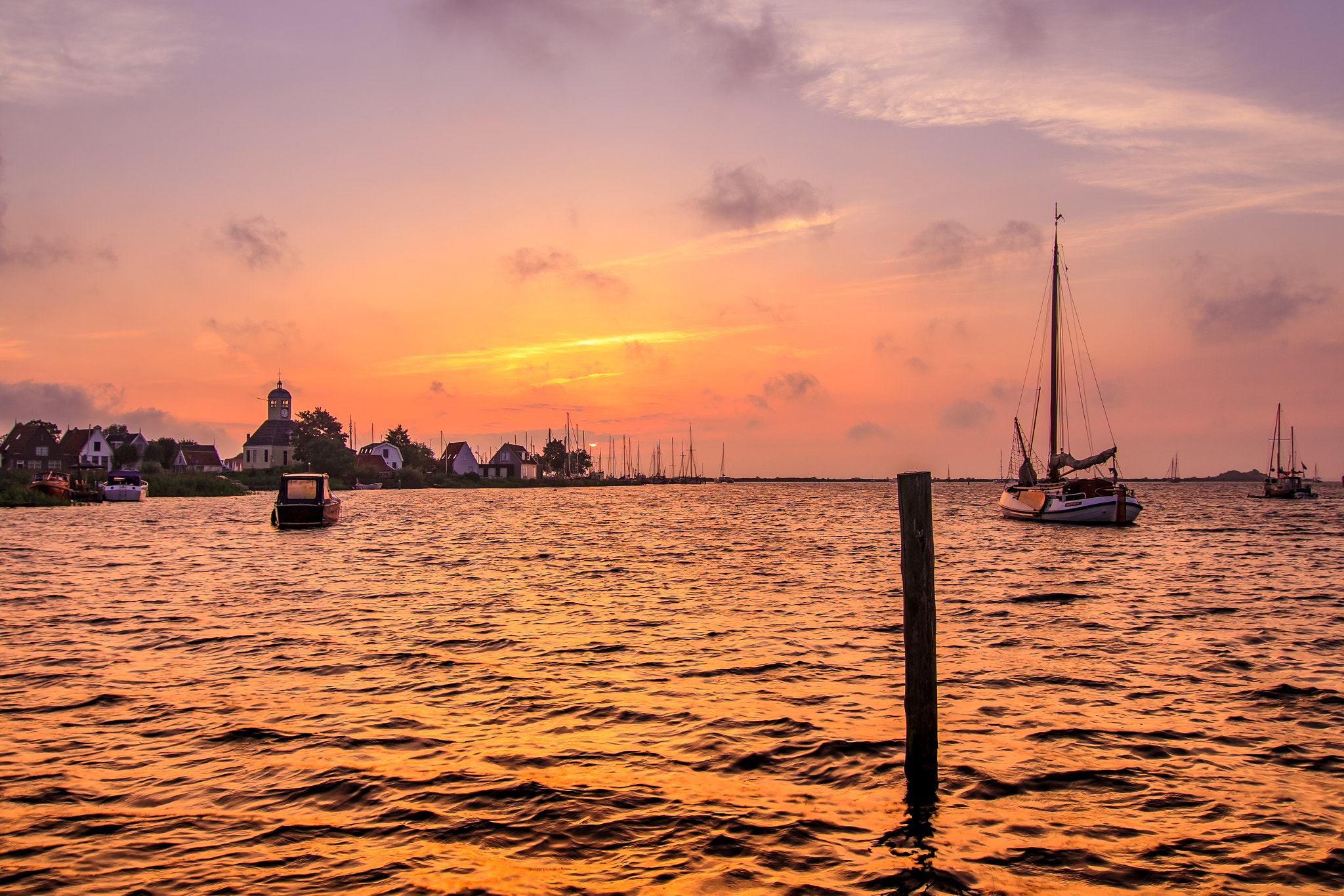 Tokina AT-X Pro 12-24mm F4 (IF) DX sample photo. Durgerdam photography