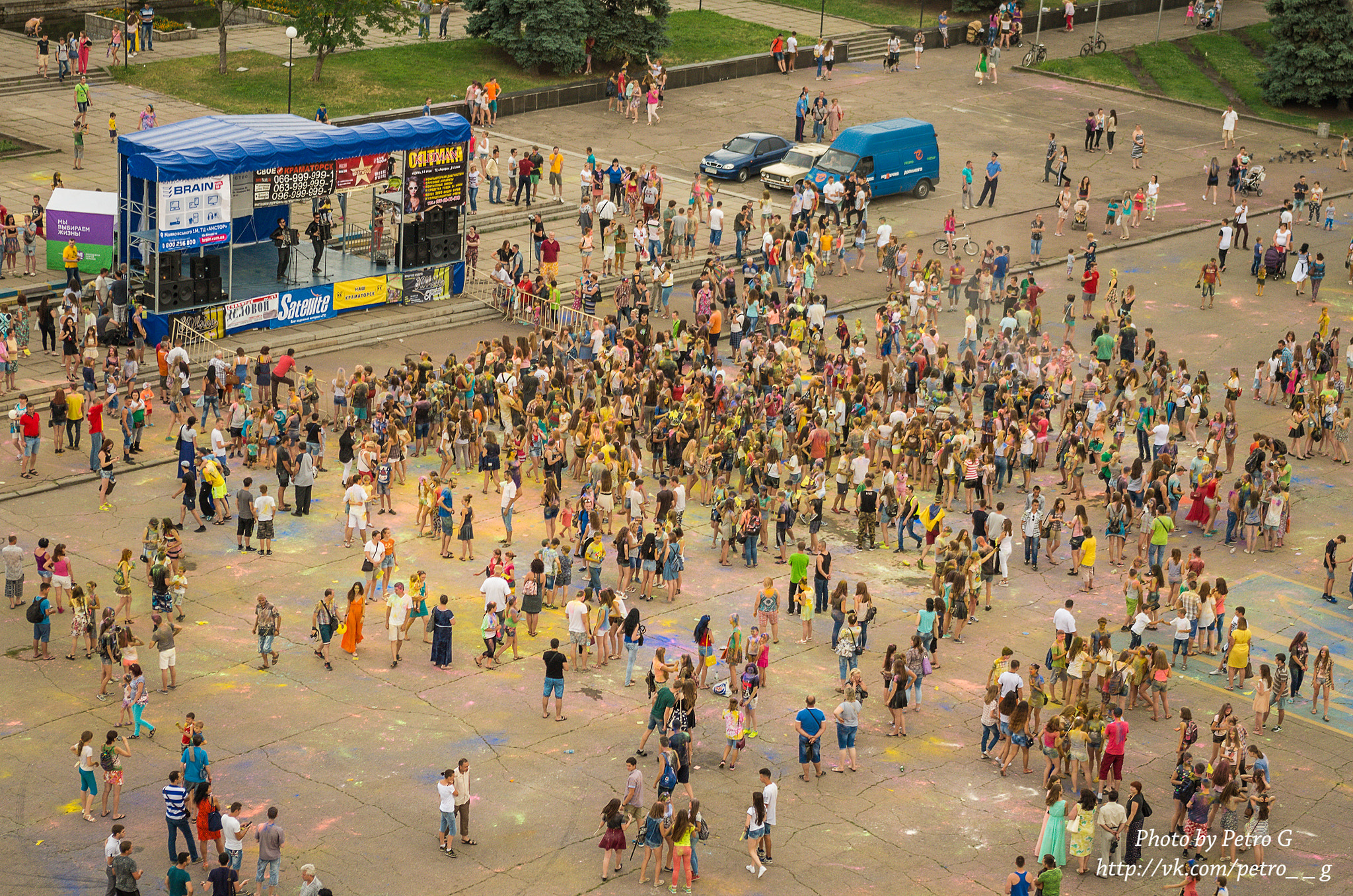 Pentax smc DA 18-55mm F3.5-5.6 AL WR sample photo. Holi festival in kramatorsk photography