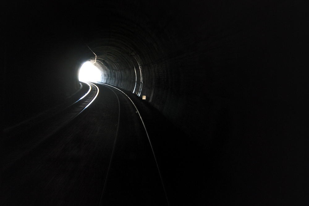 Nikon D80 sample photo. Through the tunnel photography