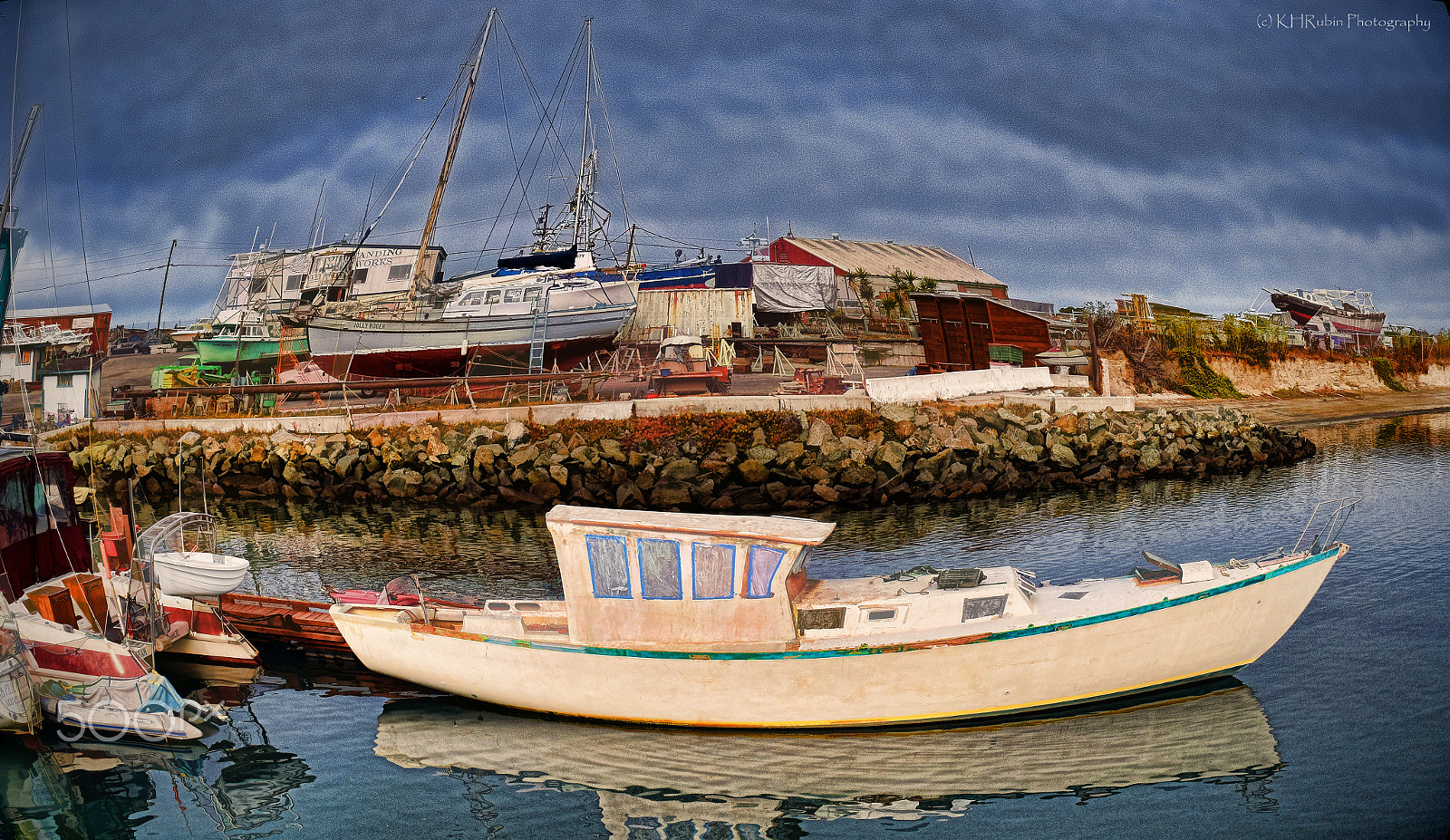 Nikon D5500 + Nikon AF Nikkor 105mm F2D DC sample photo. Boat yard photography