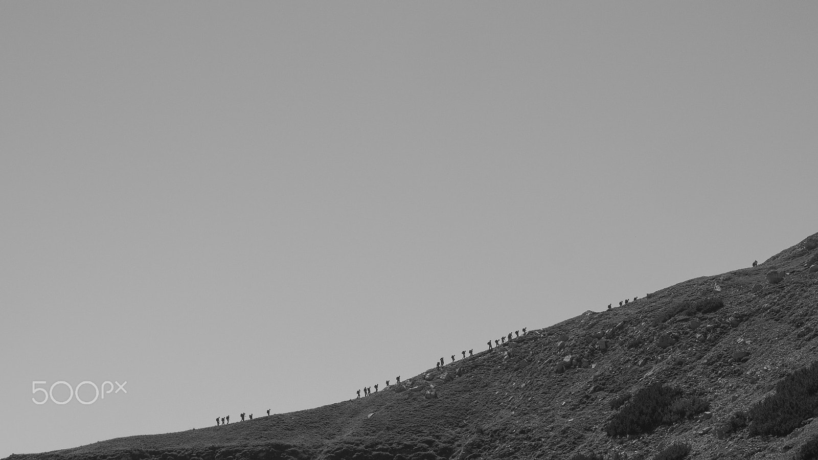 OLYMPUS M.12-50mm F3.5-6.3 sample photo. Italian army hike photography