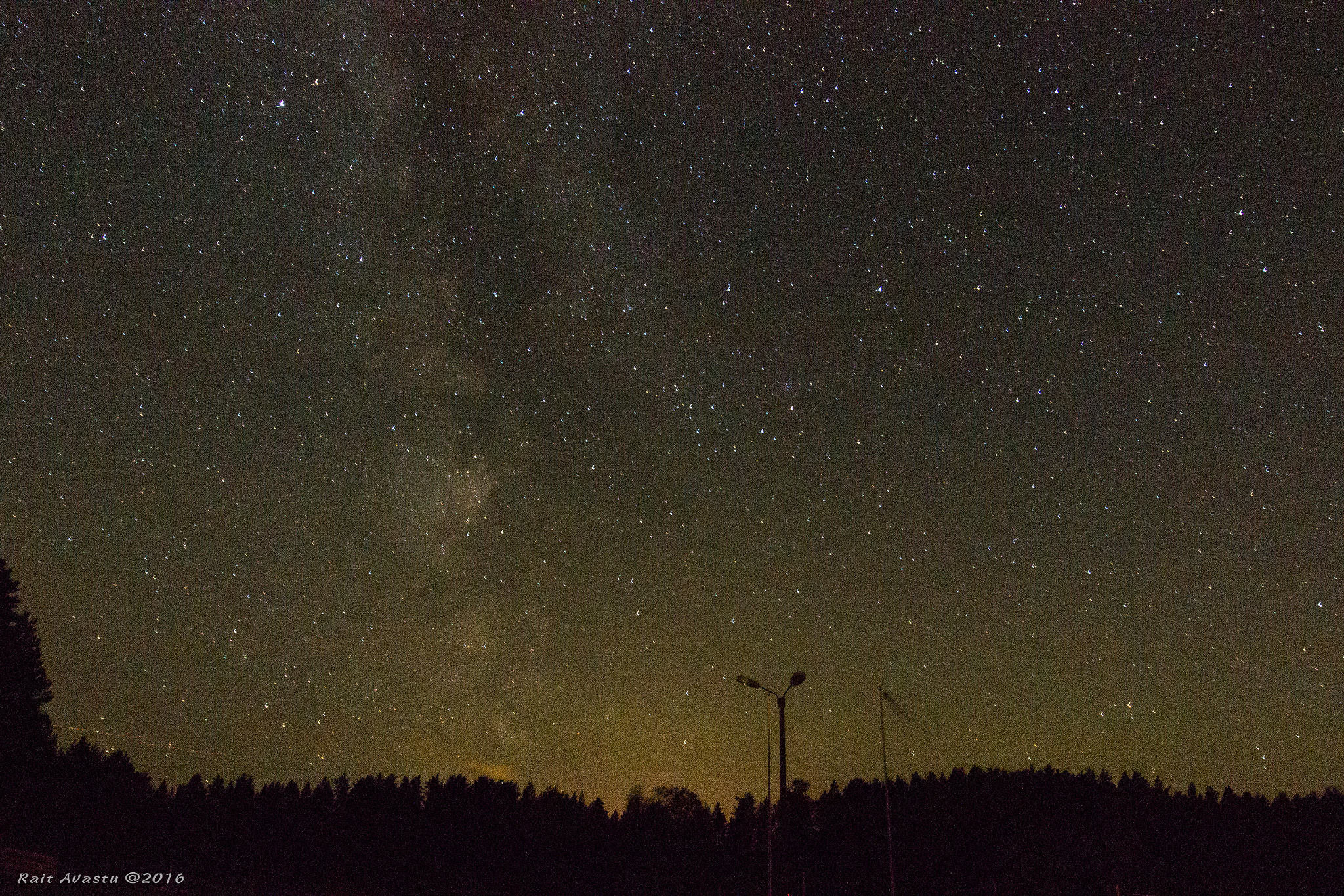 Canon EOS 550D (EOS Rebel T2i / EOS Kiss X4) + Canon EF 16-35mm F4L IS USM sample photo. Milky way from paunküla photography