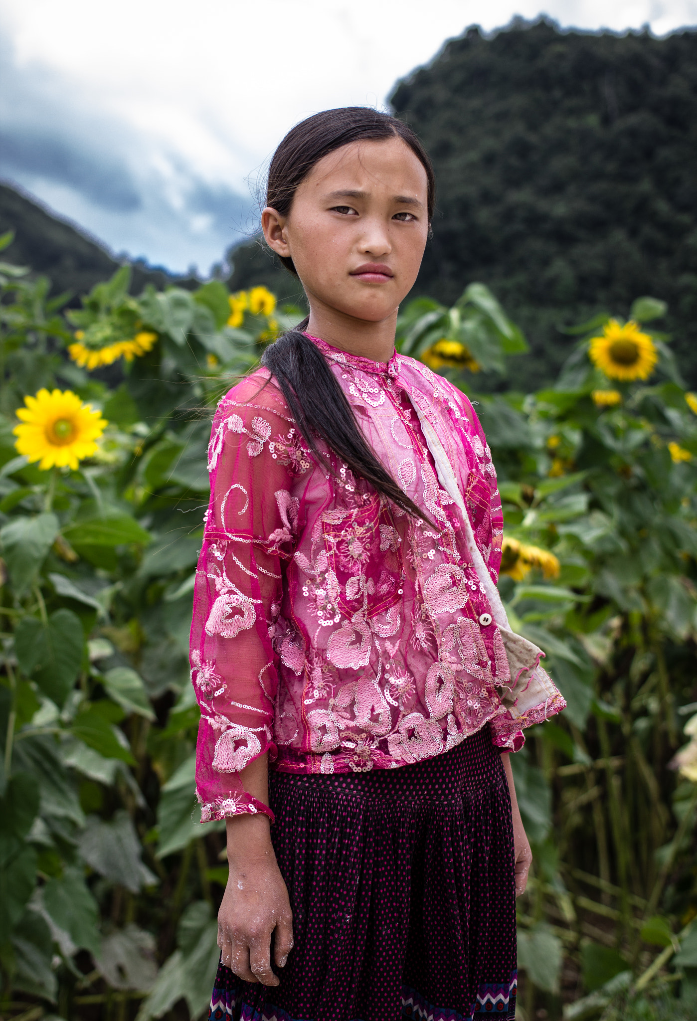 Canon EF 40mm F2.8 STM sample photo. Sunflower girl photography