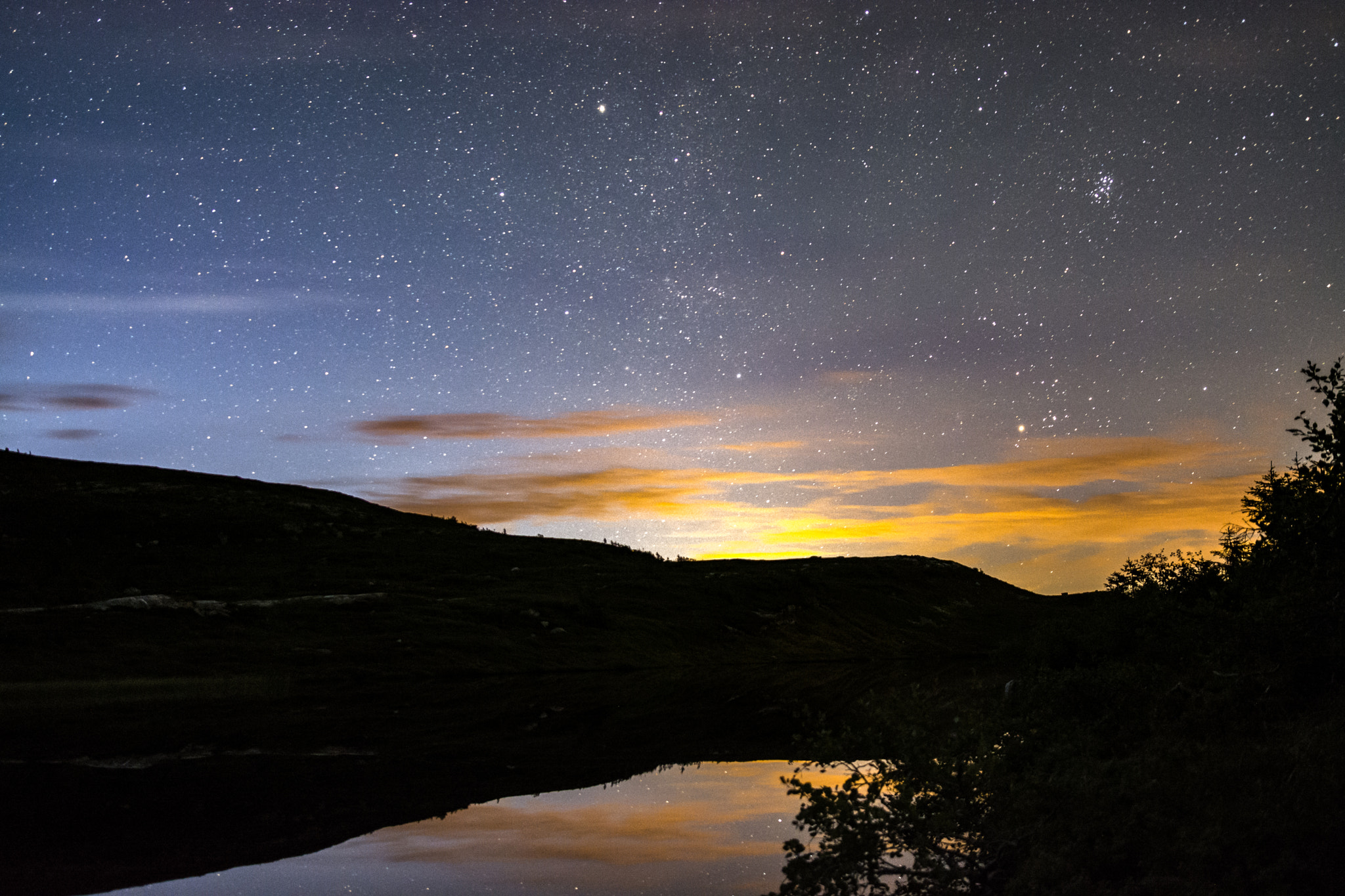 Nikon D7100 + Samyang 16mm F2 ED AS UMC CS sample photo. Silent night photography