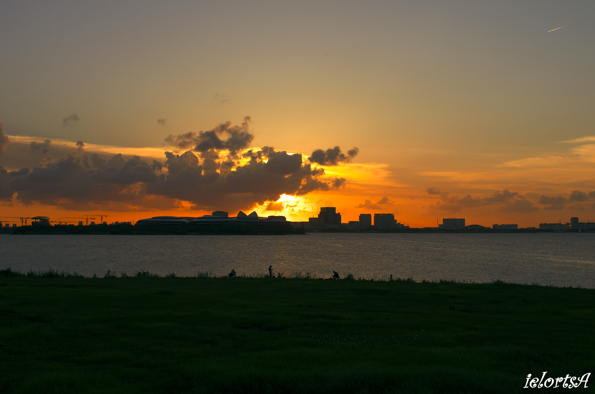 Pentax K-5 + HD Pentax DA 35mm F2.8 Macro Limited sample photo. Sunset photography