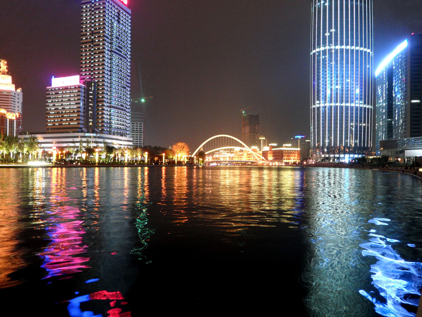 Samsung WB650 / VLUU WB650 /  WB660 sample photo. Tianjin reflections photography