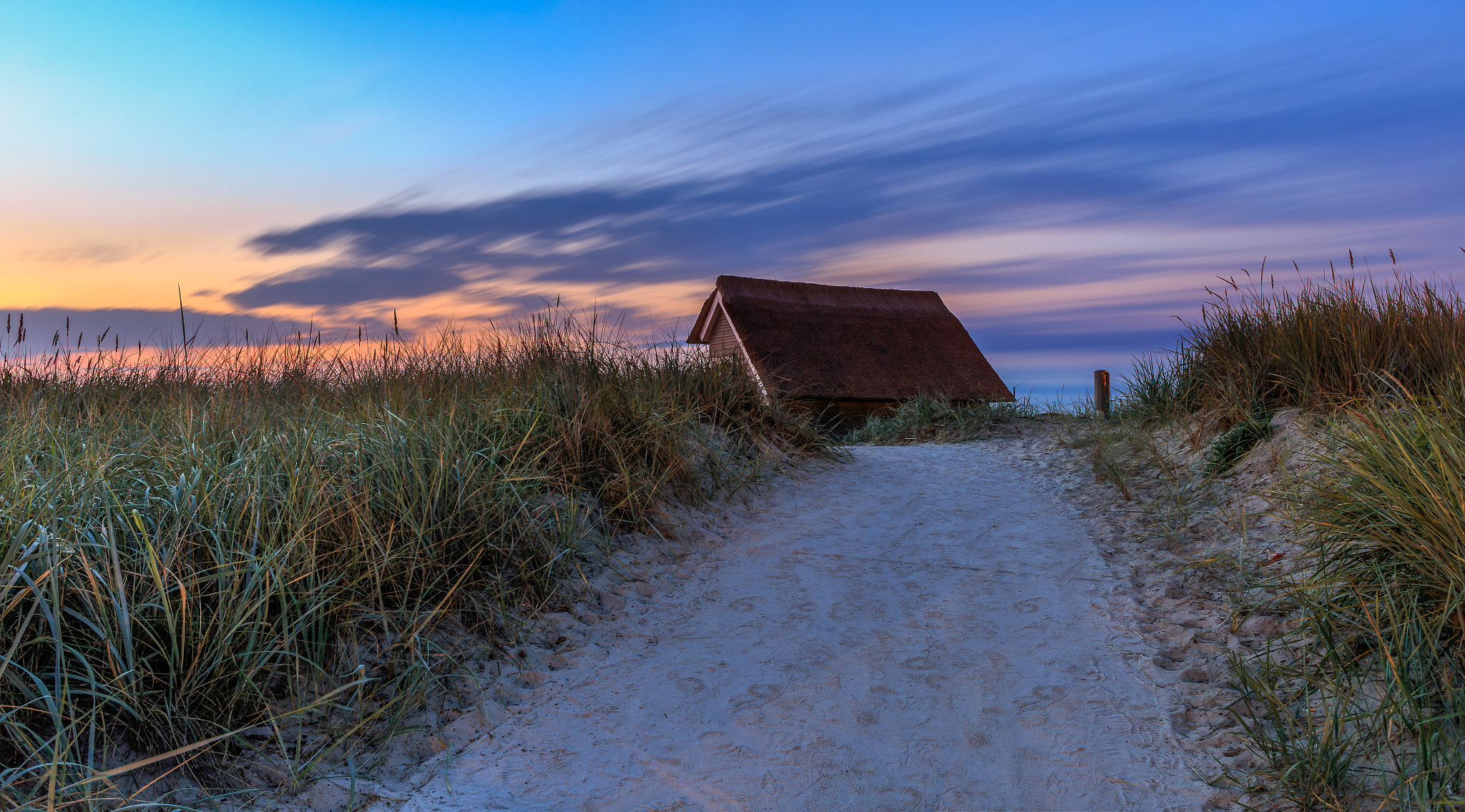 Canon EOS 6D + Canon EF 28mm F2.8 IS USM sample photo. Way to the beach photography