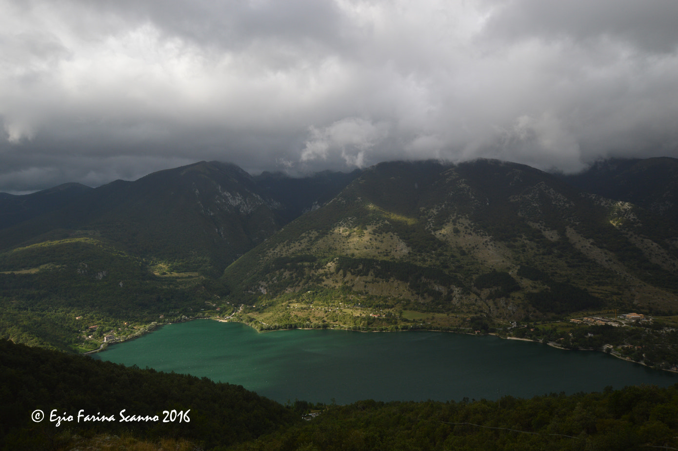 Nikon AF-S Nikkor 400mm F2.8D ED-IF II sample photo. Minaccia sul lago photography