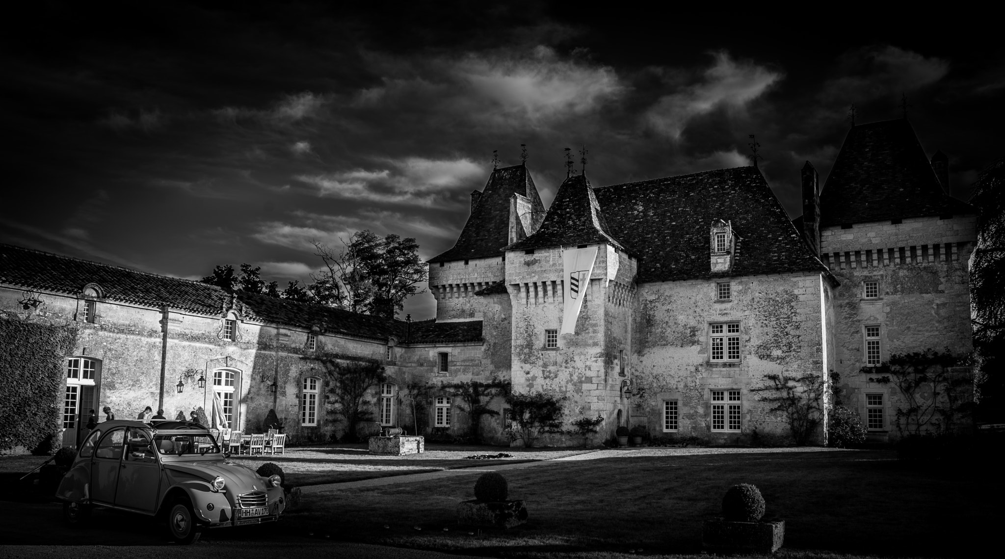 AF Zoom-Nikkor 24-50mm f/3.3-4.5 sample photo. Dramatic castle photography