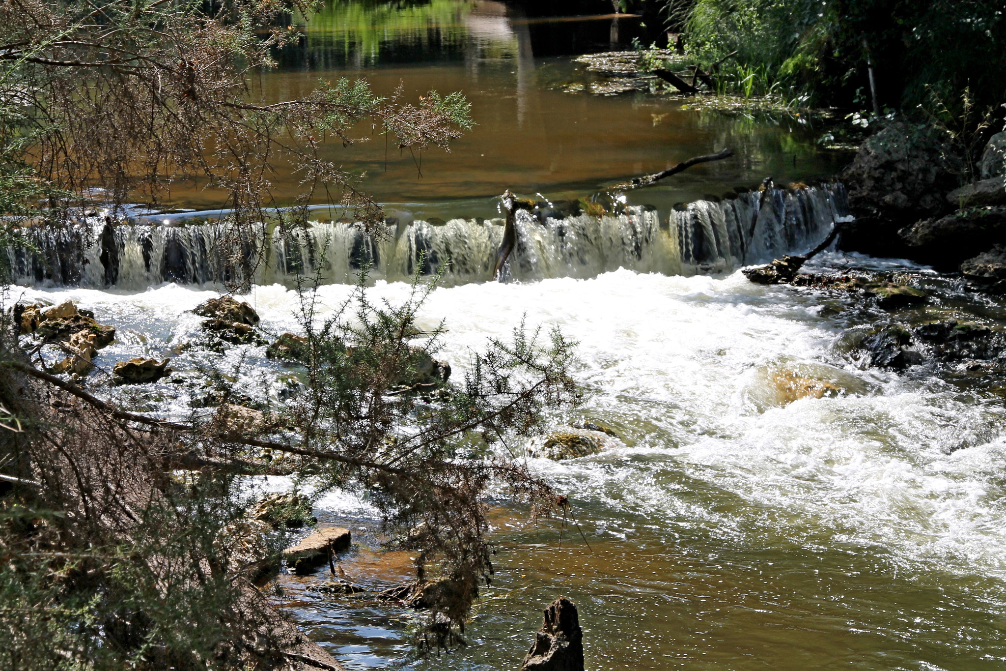 Canon EOS 1100D (EOS Rebel T3 / EOS Kiss X50) + Canon TS-E 90mm F2.8 Tilt-Shift sample photo. Pissos falls photography