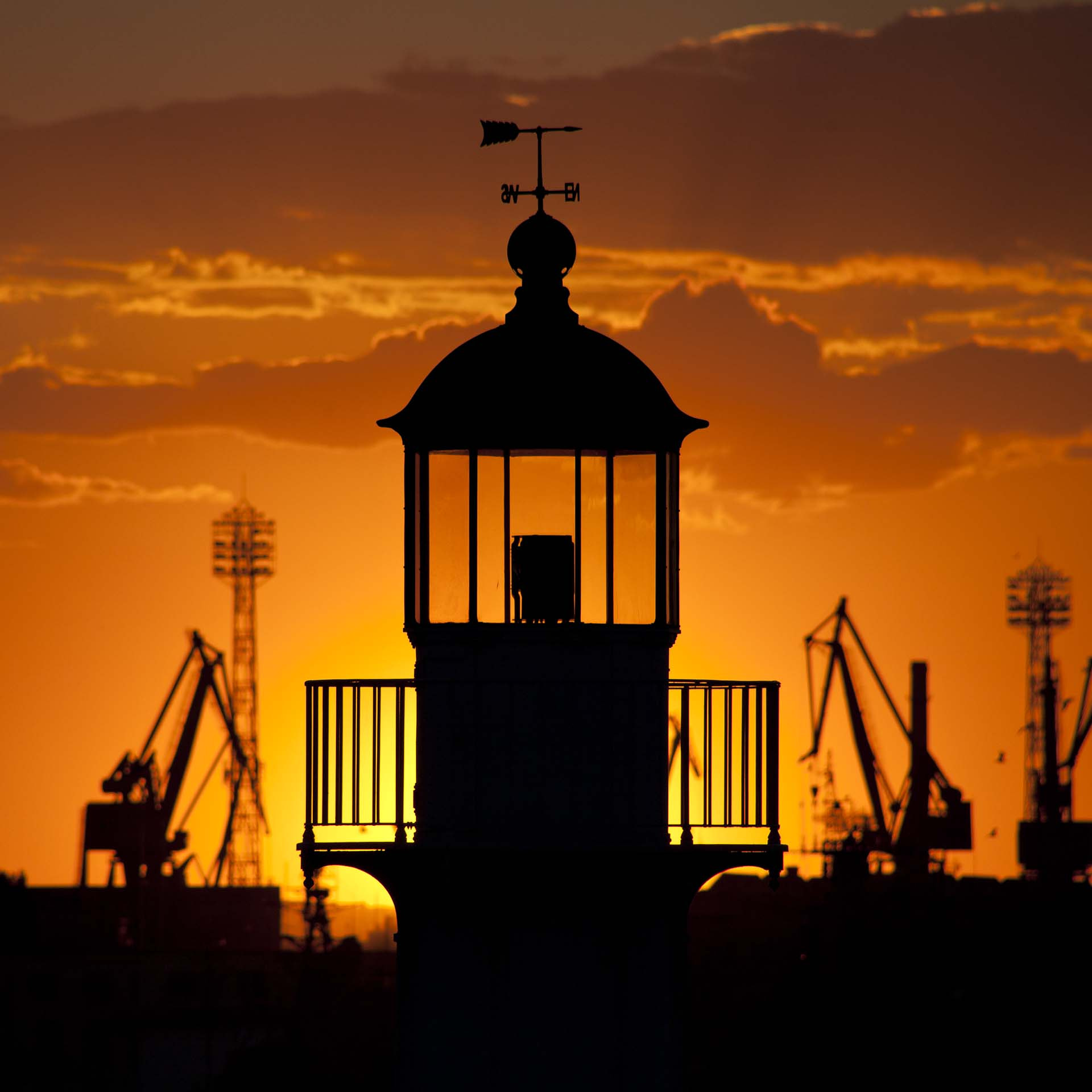 Canon EF 75-300mm f/4-5.6 USM sample photo. Lighthouse photography