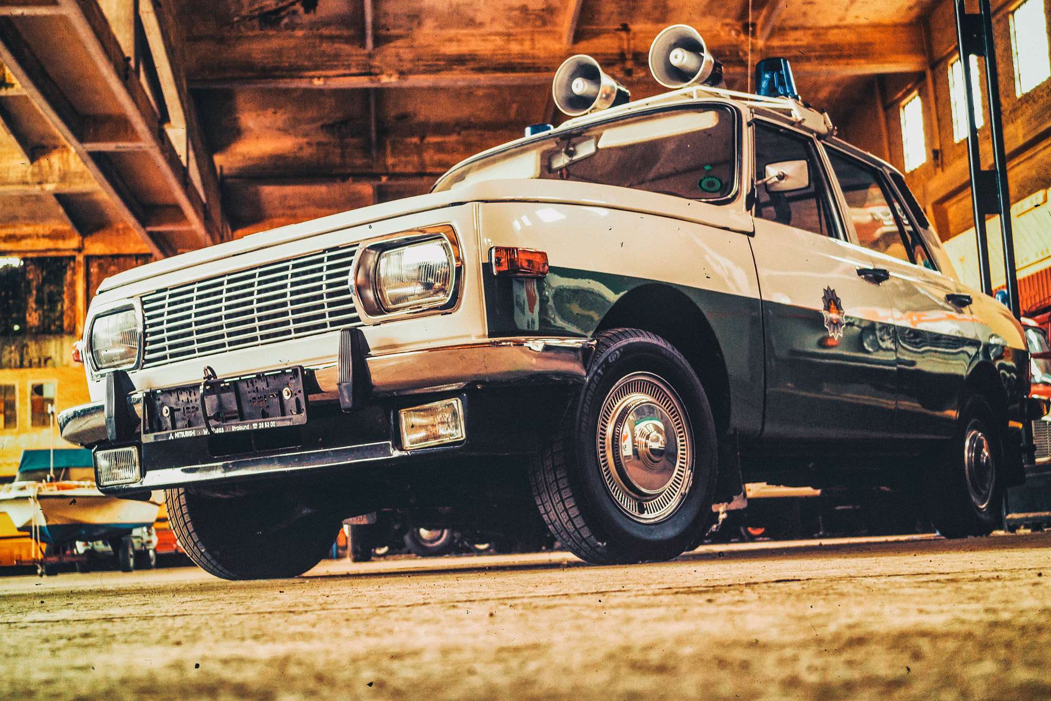 Samsung NX 20-50mm F3.5-5.6 ED sample photo. Wartburg 353 volkspolizei photography