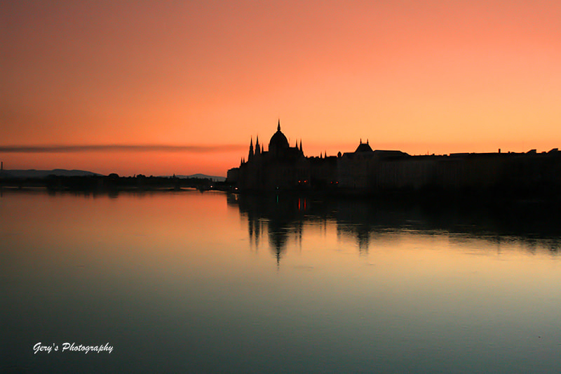 Canon EOS 400D (EOS Digital Rebel XTi / EOS Kiss Digital X) sample photo. Budapest sunrise photography