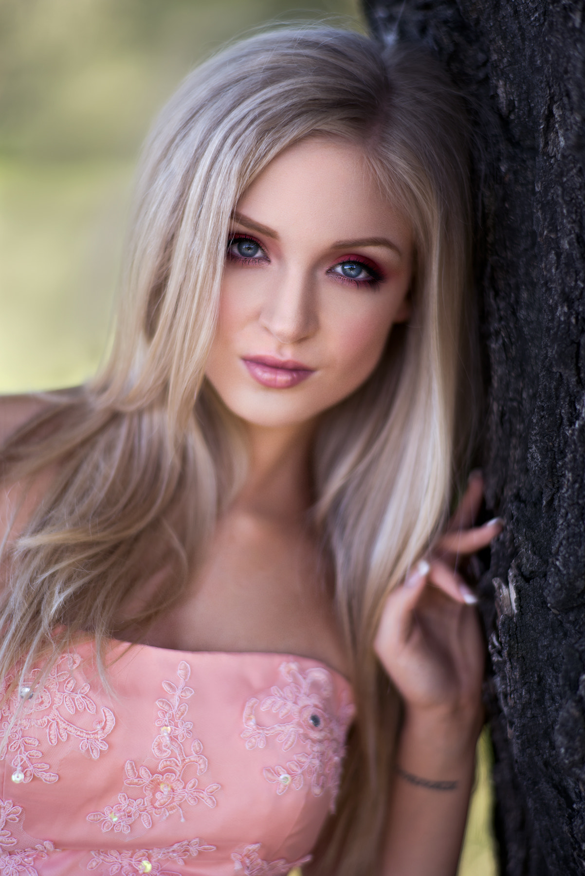 ZEISS Planar T* 85mm F1.4 sample photo. Beauty photography