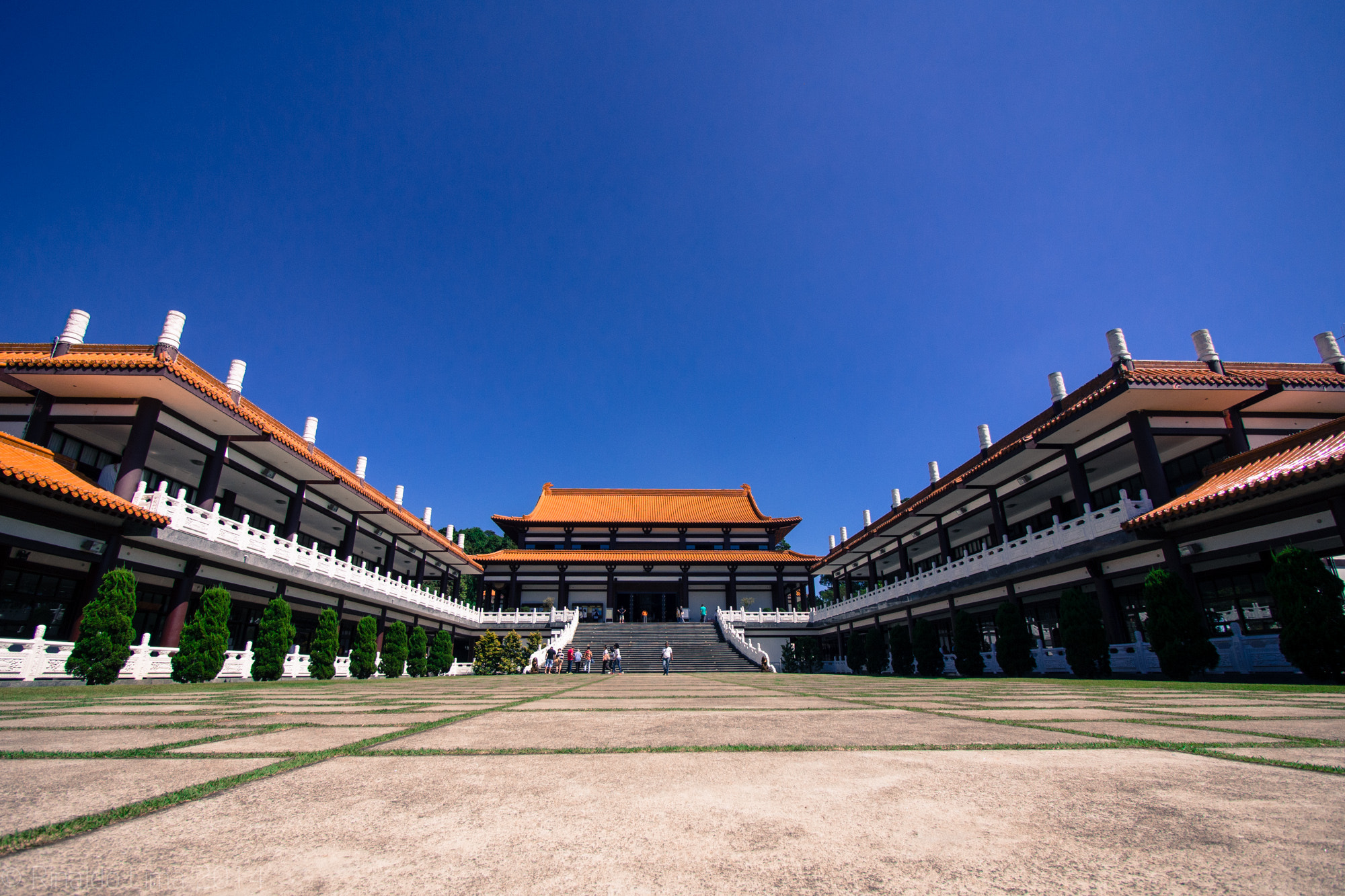 Olympus PEN E-PL5 + Panasonic Lumix G Vario 7-14mm F4 ASPH sample photo. Templo zu lai photography