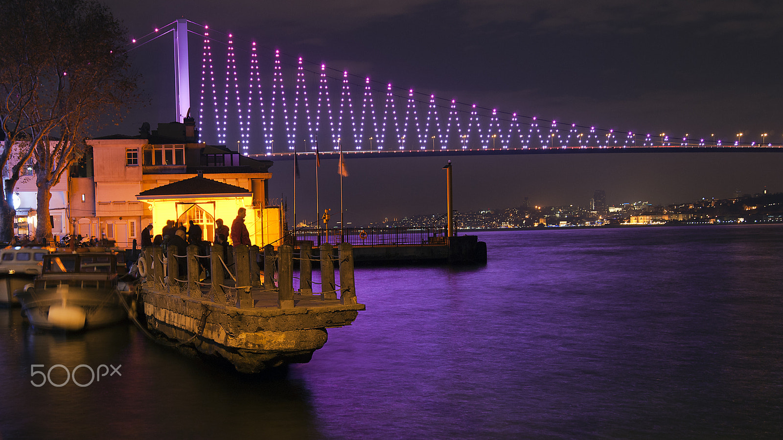 Sony Alpha DSLR-A230 + Sony DT 18-55mm F3.5-5.6 SAM sample photo. Night view at the beylerbeyi coastline in istanbul photography