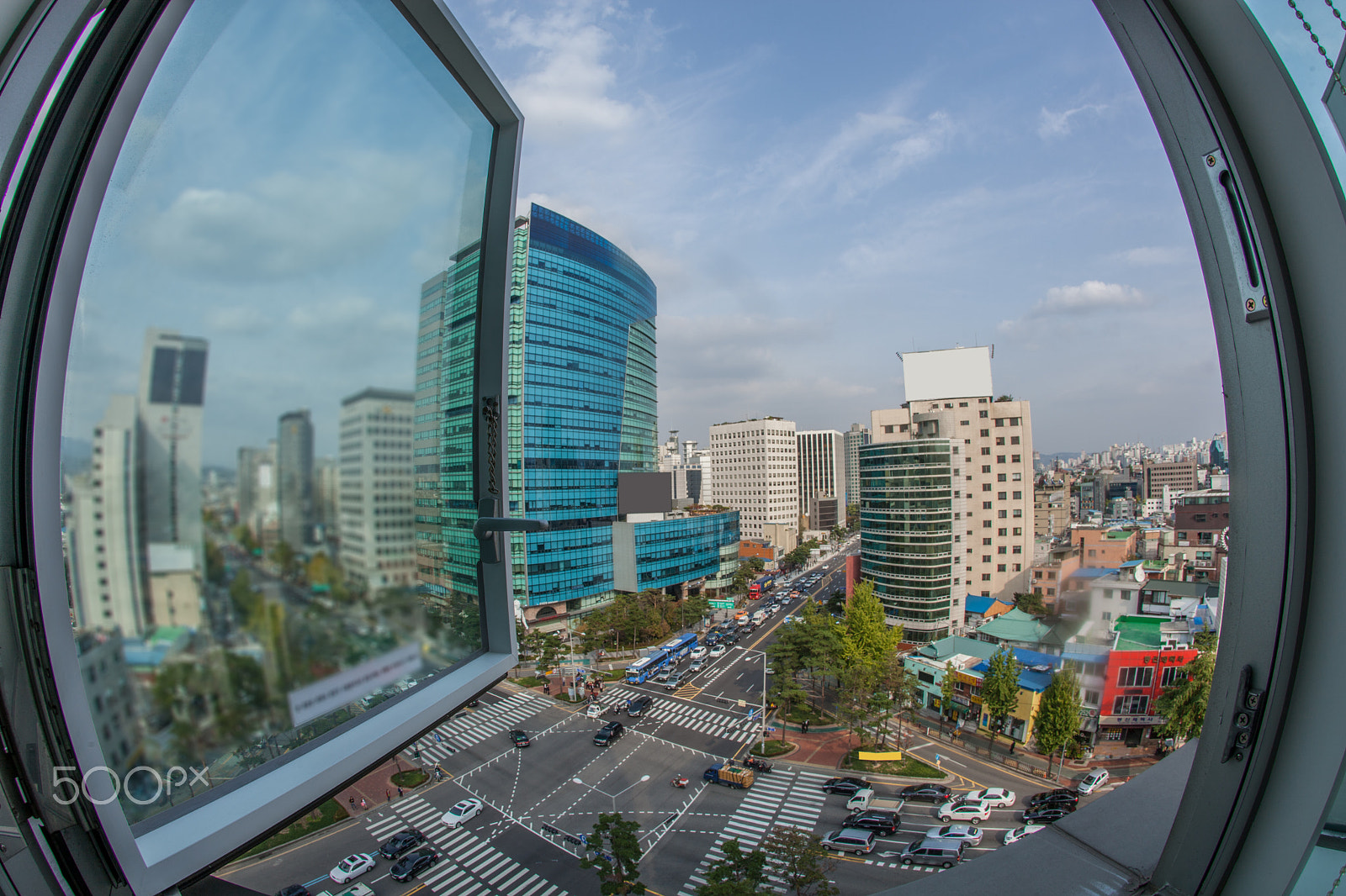 Canon EF 15mm F2.8 Fisheye sample photo. Traffic on city streets. window view to seoul, south korea photography