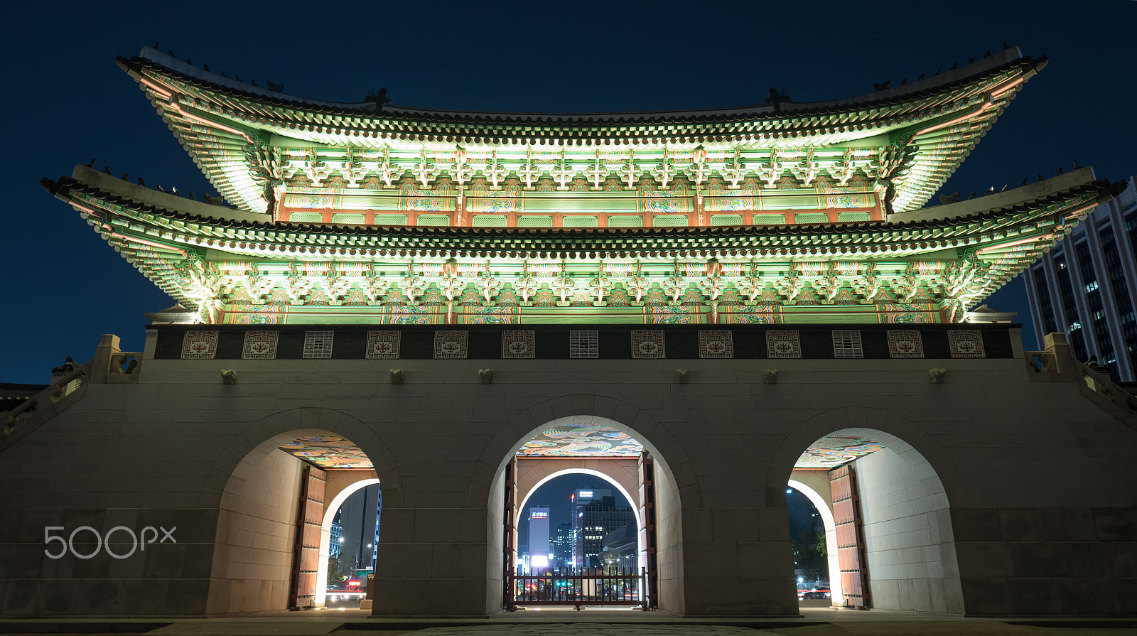Panasonic Lumix DMC-GH4 + Olympus M.Zuiko Digital ED 7-14mm F2.8 PRO sample photo. Illuminated gwanghwamun gate in night seoul, south korea photography