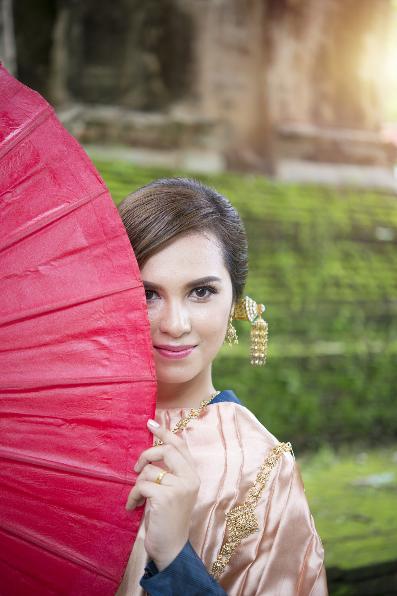 Nikon AF-S Micro-Nikkor 60mm F2.8G ED sample photo. Beautiful women dress, thailand photography