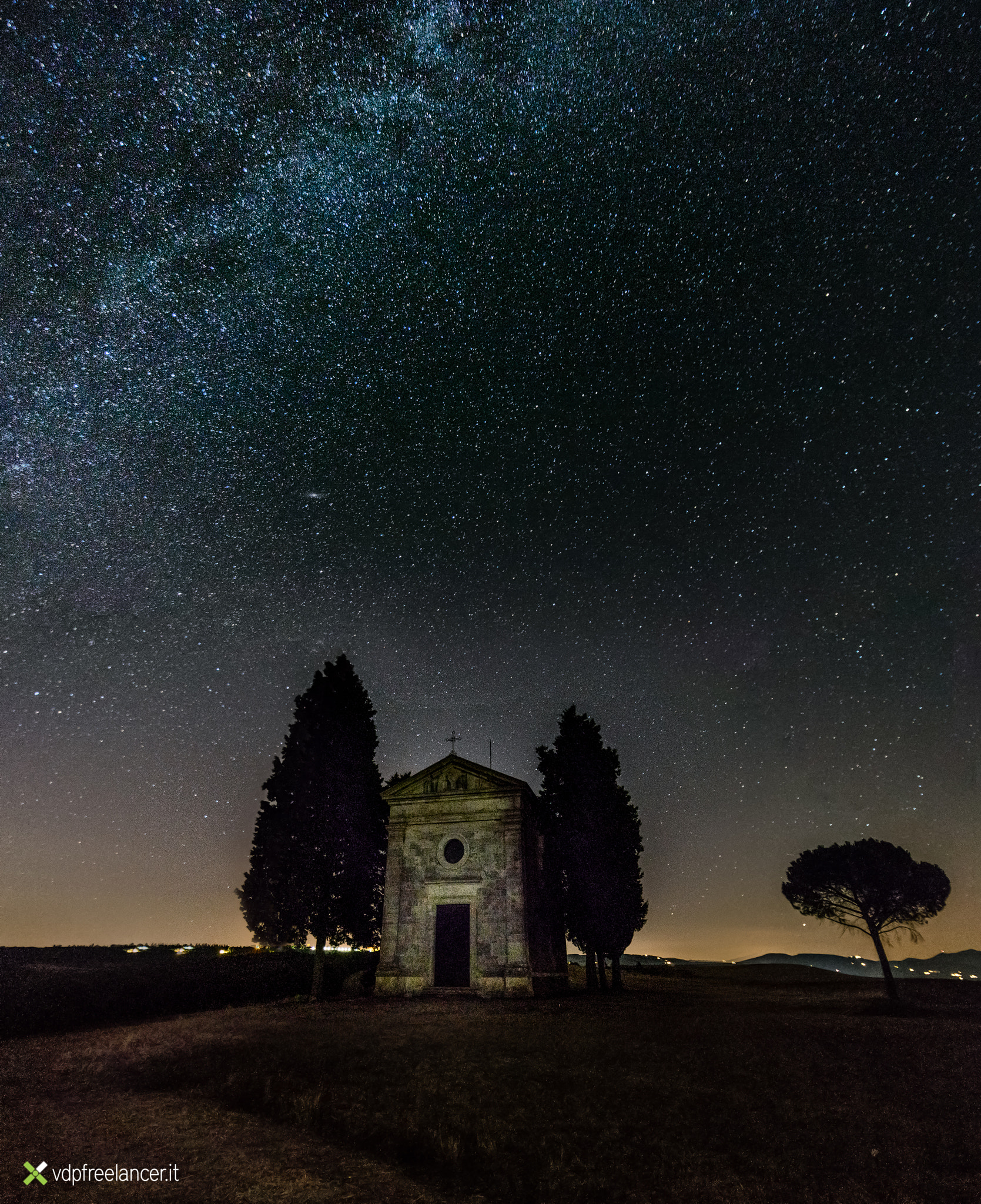 Canon EOS 5DS + Canon EF 11-24mm F4L USM sample photo. Cappella di vitaleta photography