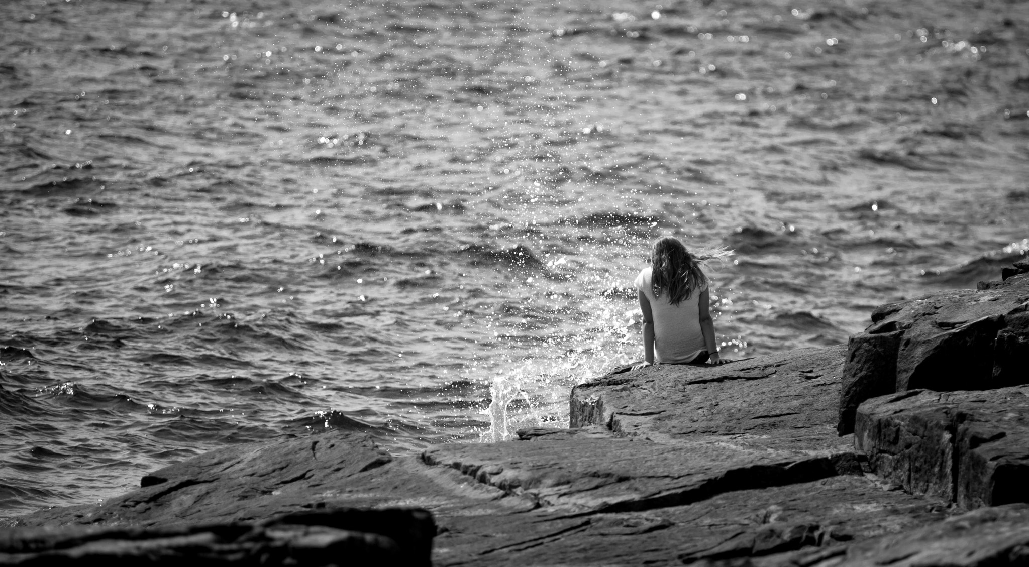 Tamron SP AF 70-200mm F2.8 Di LD (IF) MACRO sample photo. Watching the sea photography