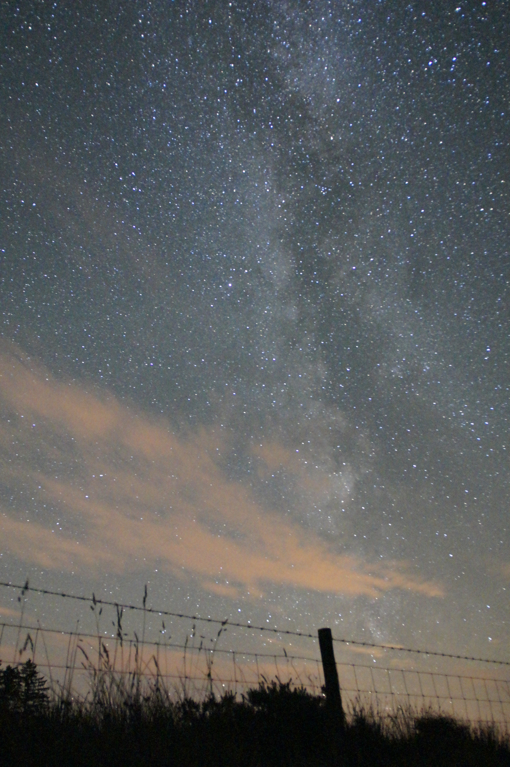 Sony Alpha DSLR-A550 + Minolta AF 17-35mm F2.8-4 (D) sample photo. Milky way photography