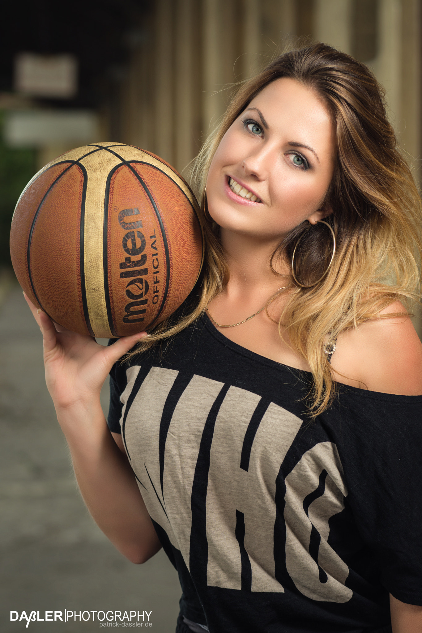 AF Zoom-Nikkor 80-200mm f/2.8 ED sample photo. Basketball photography