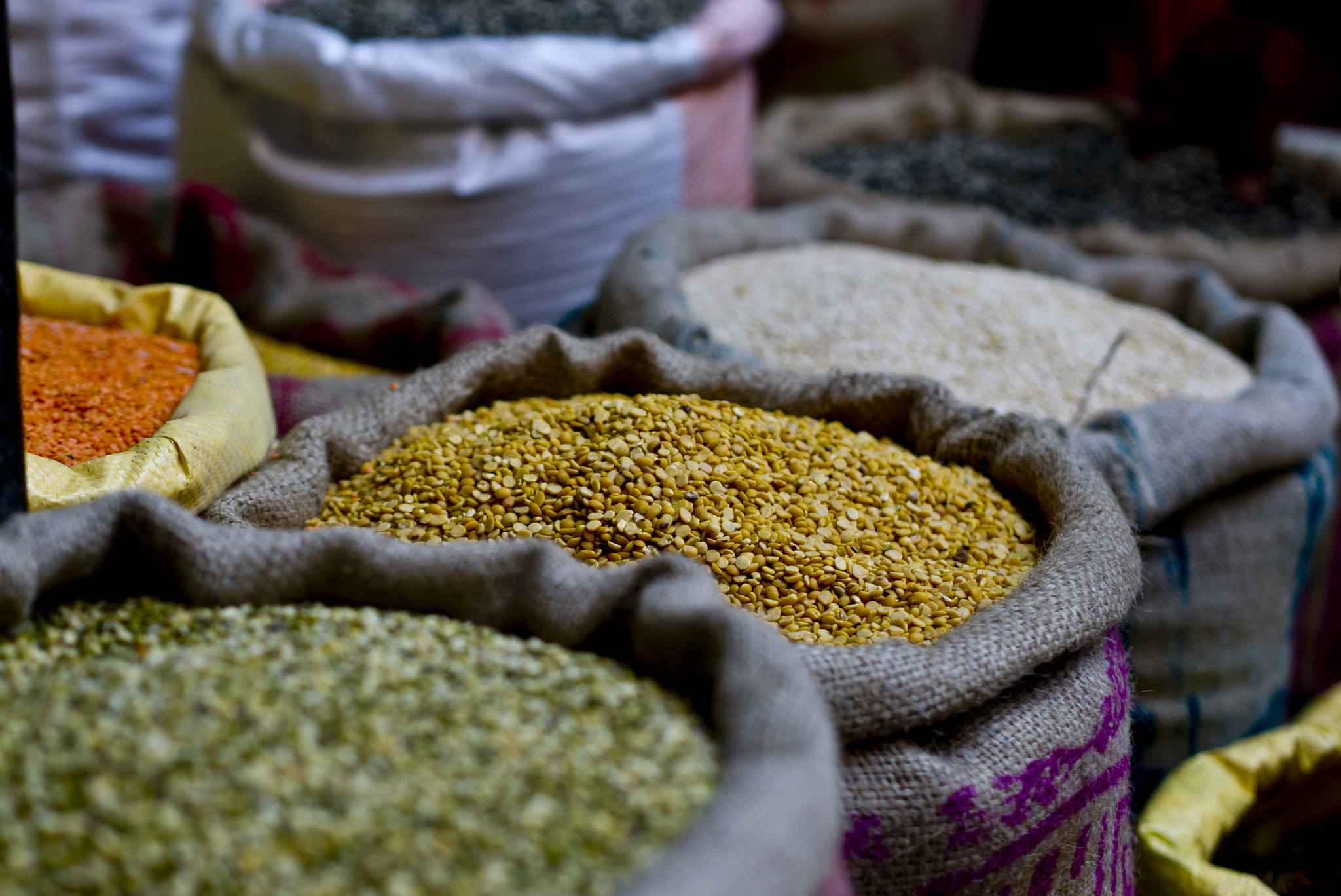 Panasonic Lumix DMC-G2 + Olympus M.Zuiko Digital 45mm F1.8 sample photo. Market in kathmandu photography