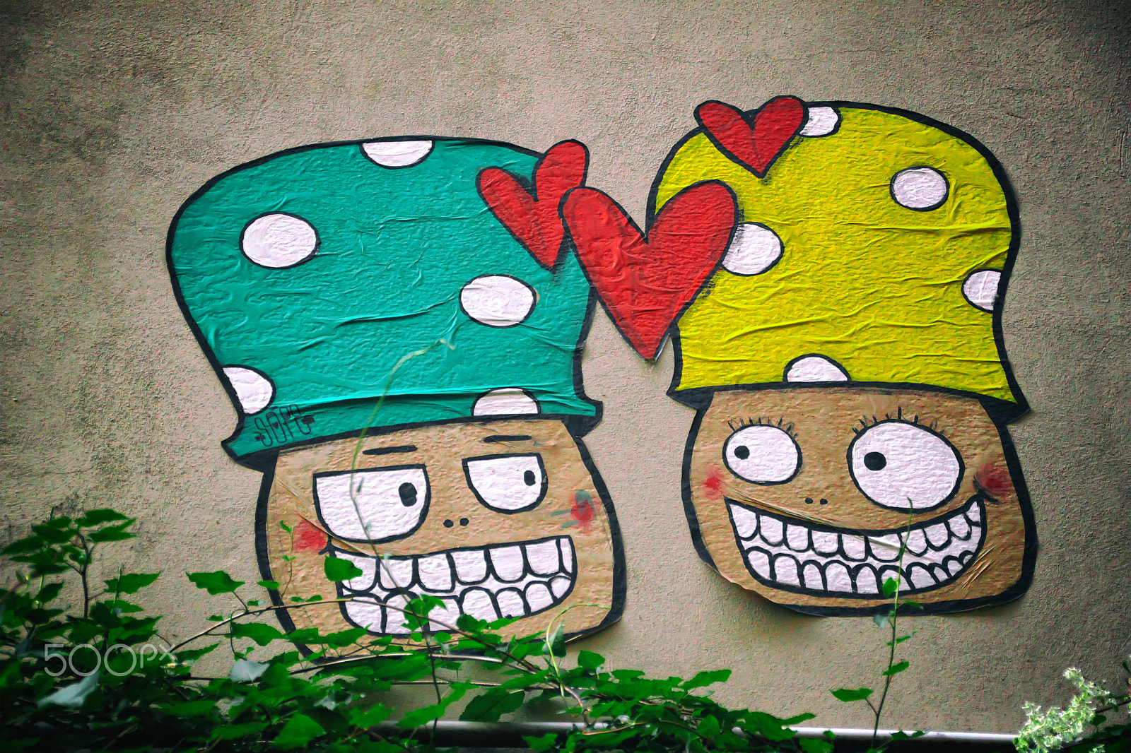 Canon EOS 500D (EOS Rebel T1i / EOS Kiss X3) sample photo. Love is in the wall photography