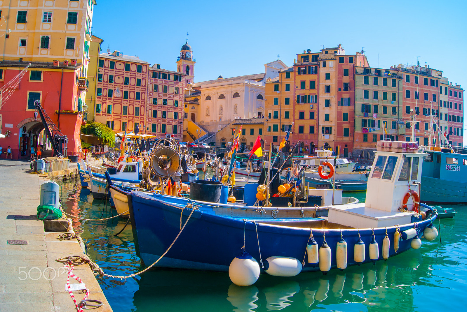 Sony Alpha DSLR-A230 + Sony DT 18-55mm F3.5-5.6 SAM sample photo. Camogli's harbour photography