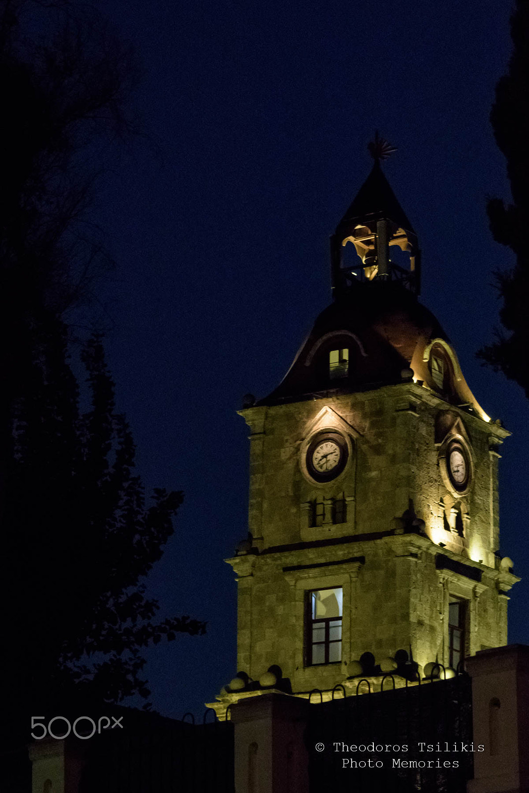 Sigma 70-300mm F4-5.6 APO DG Macro sample photo. Clock tower photography