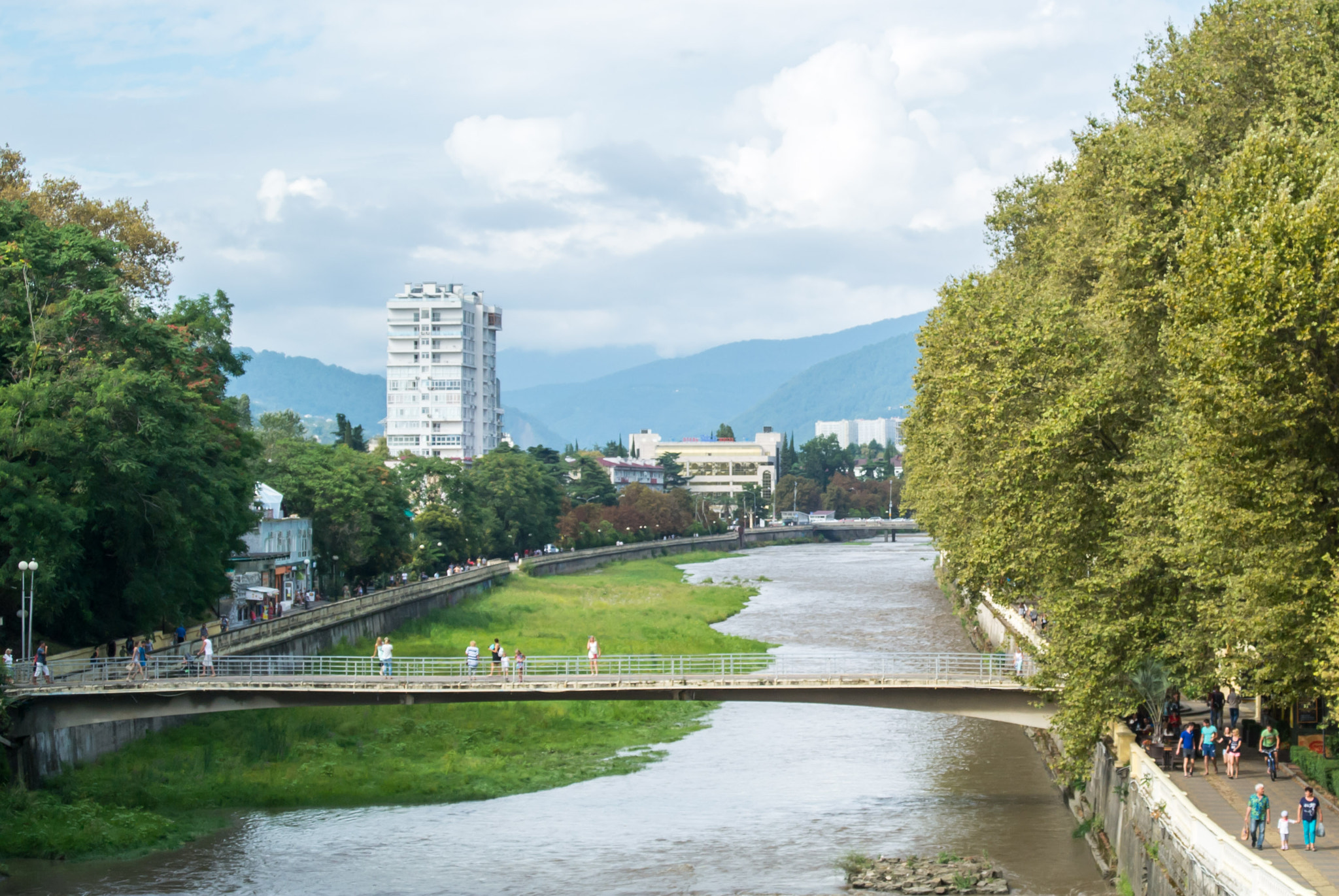 Nikon 1 J2 sample photo. Bridge and mountains photography