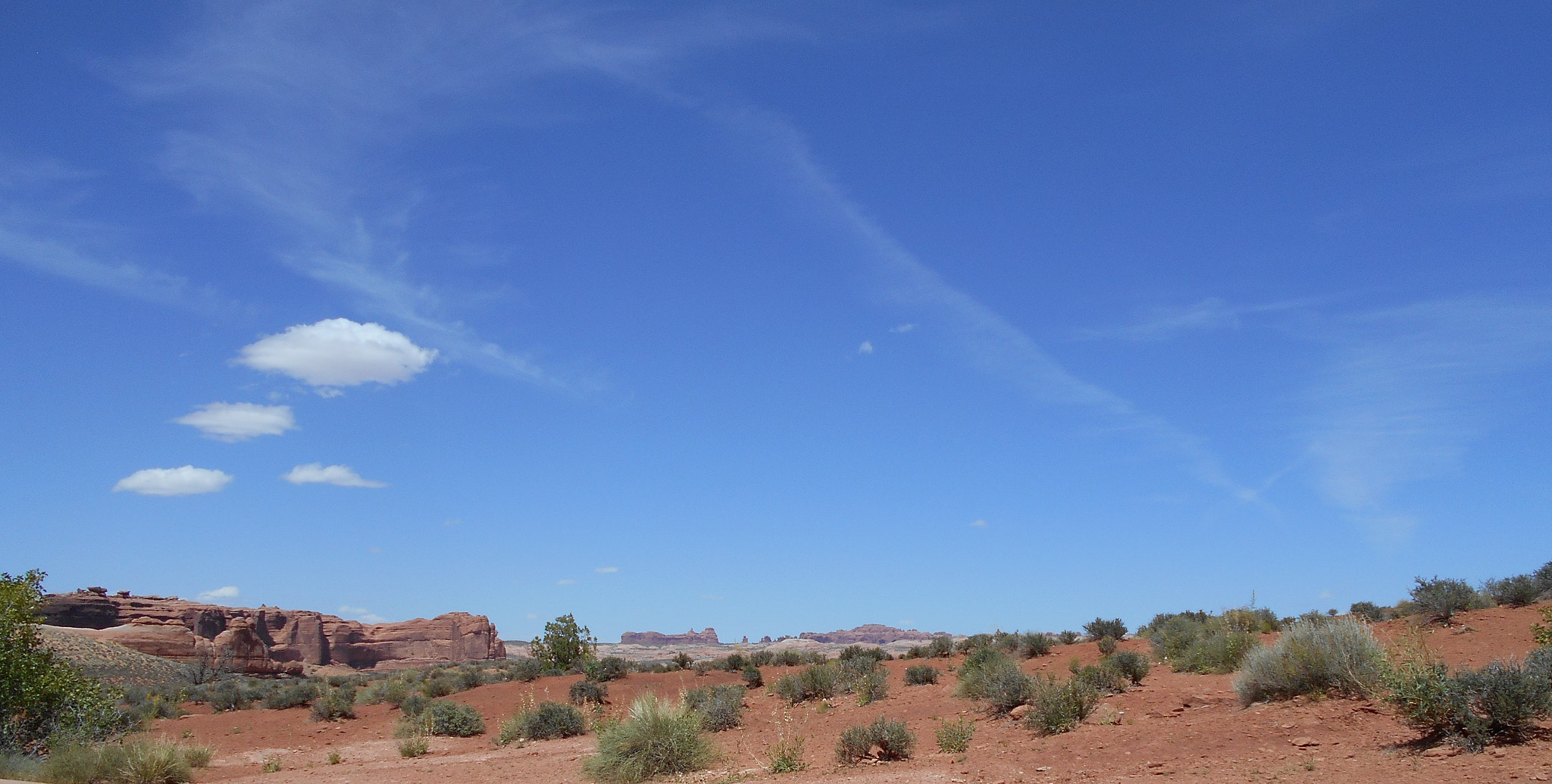 Nikon COOLPIX L30 sample photo. Moab distance shot red wall photography