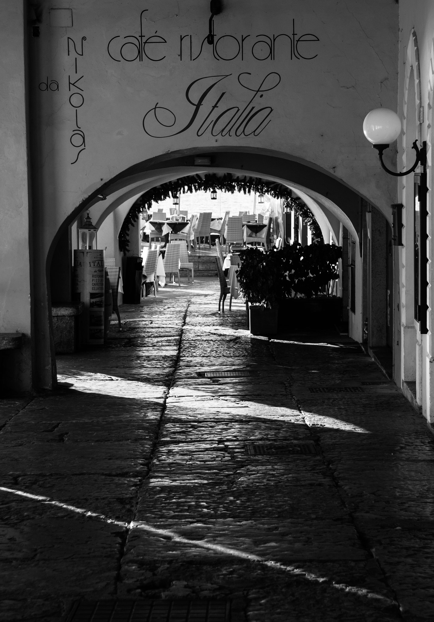 Canon EF-S 17-85mm F4-5.6 IS USM sample photo. Strada per il lago photography