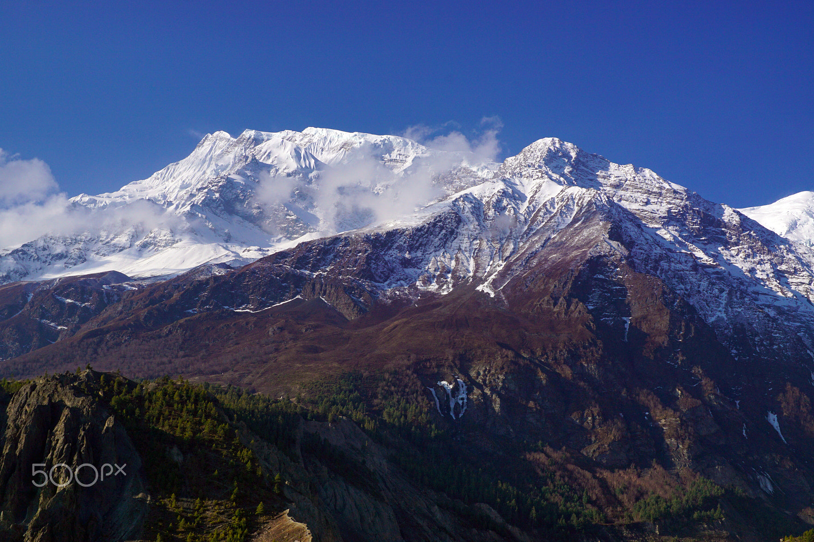 E 32mm F1.8 sample photo. Mountains of annapurna himal on background of blue sky photography