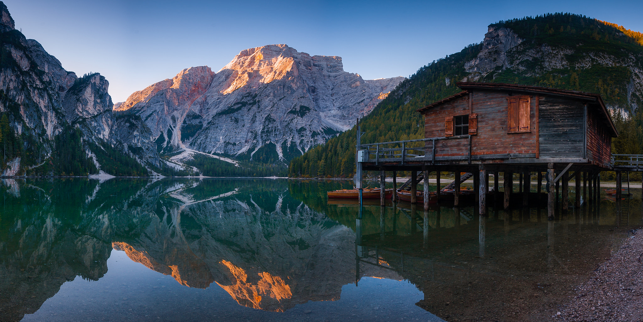 Canon EOS 30D + Canon EF 17-40mm F4L USM sample photo. Lago di braies panorama photography