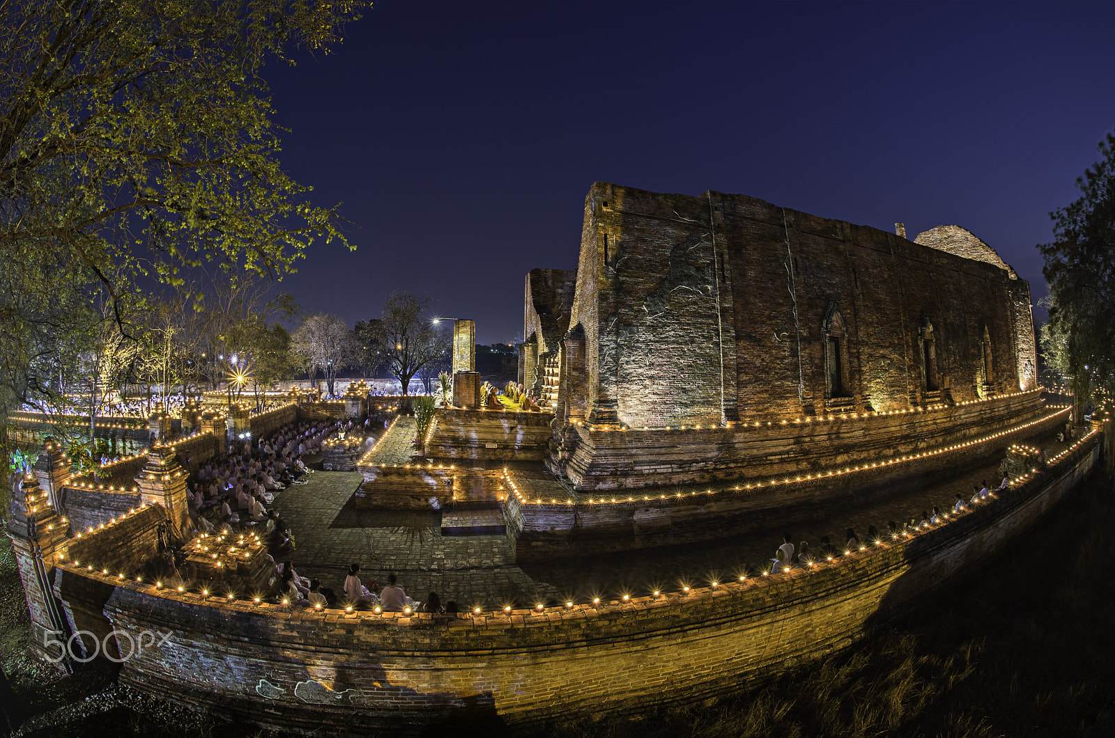 Nikon D610 + Nikon AF Fisheye-Nikkor 16mm F2.8D sample photo. Makha bucha day at maheyong temple in ayutthaya, thailand photography