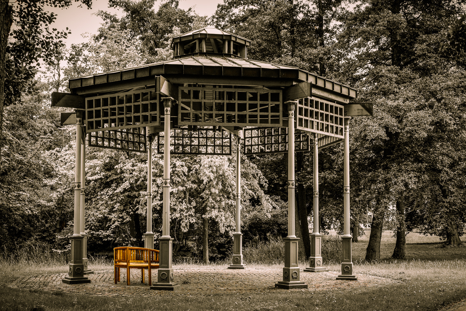 Sony SLT-A77 + Sony DT 35mm F1.8 SAM sample photo. Park des prinzenpalais (schleswig) photography