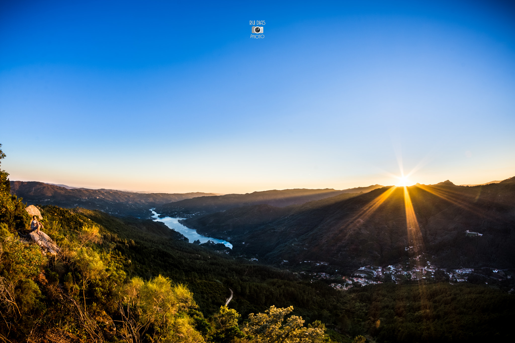 Nikon D7200 + Samyang 8mm F3.5 Aspherical IF MC Fisheye sample photo. Pedra bela's sunset photography
