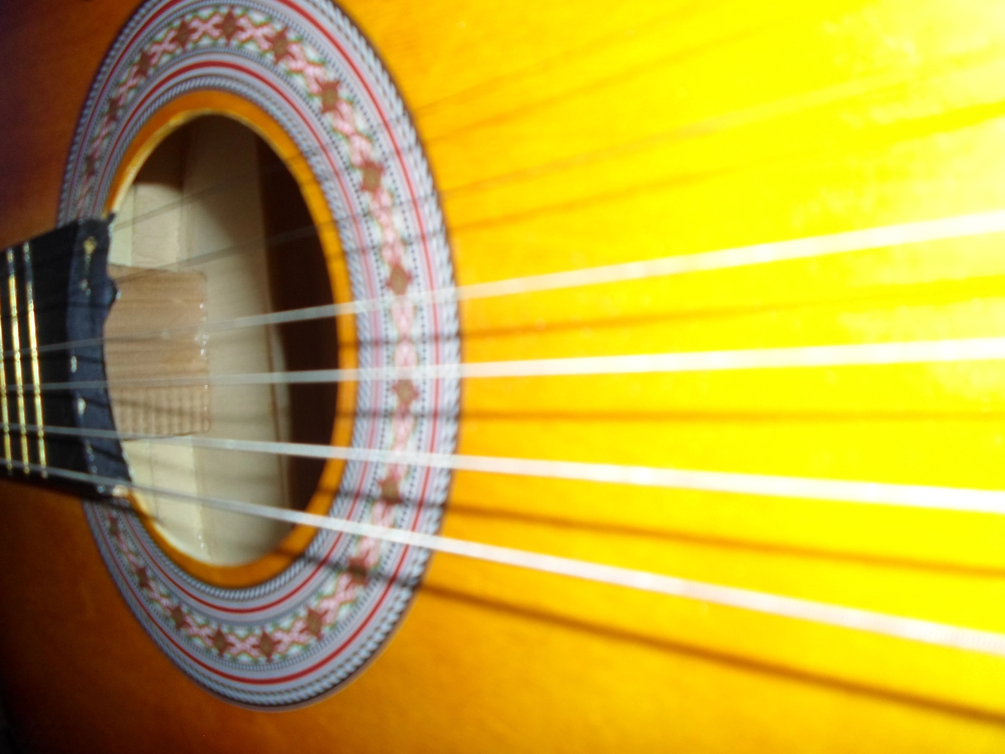 Samsung ES95 sample photo. Gold guitar ★ photography
