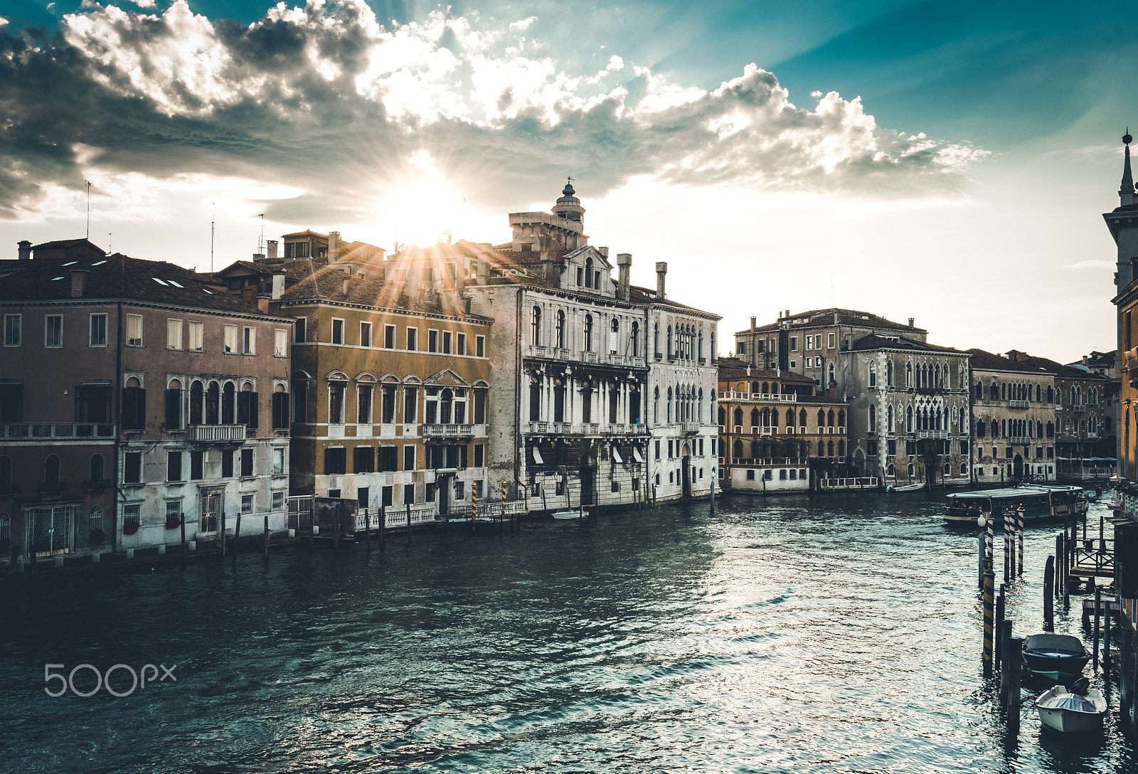 Nikon AF-S Nikkor 14-24mm F2.8G ED sample photo. Sunset at venice photography