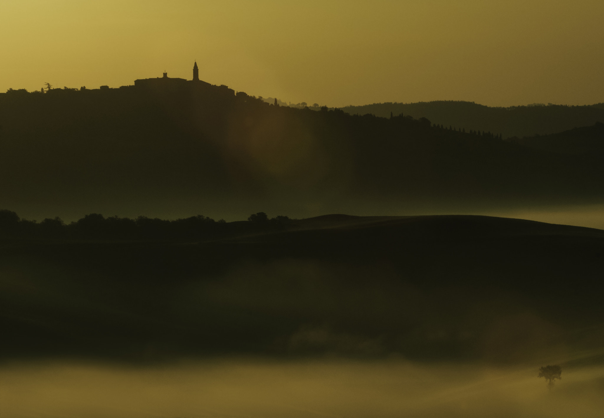 Nikon D2X sample photo. Italia pienza sunrise photography