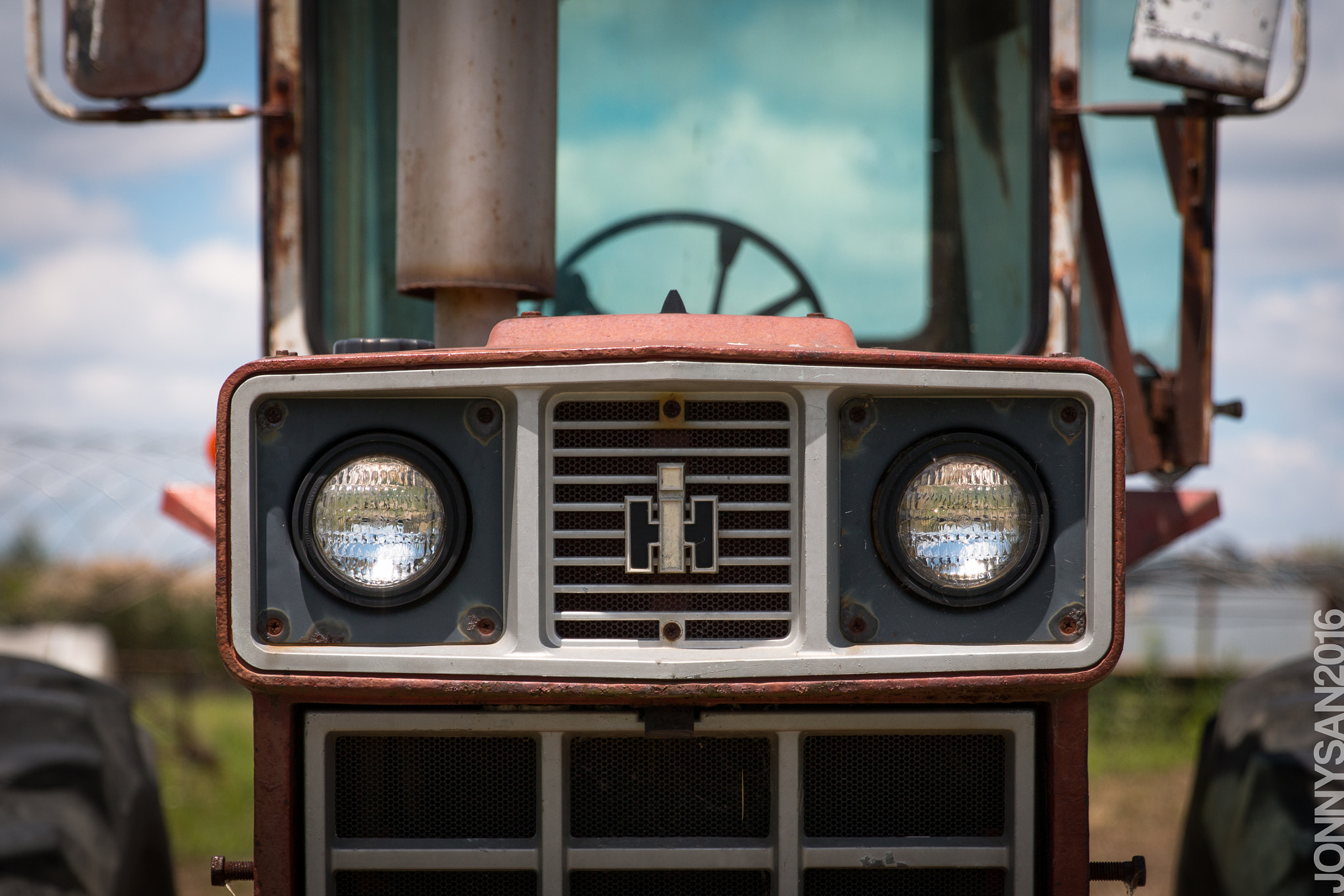 Nikon AF-S Nikkor 14-24mm F2.8G ED sample photo. Tractor photography