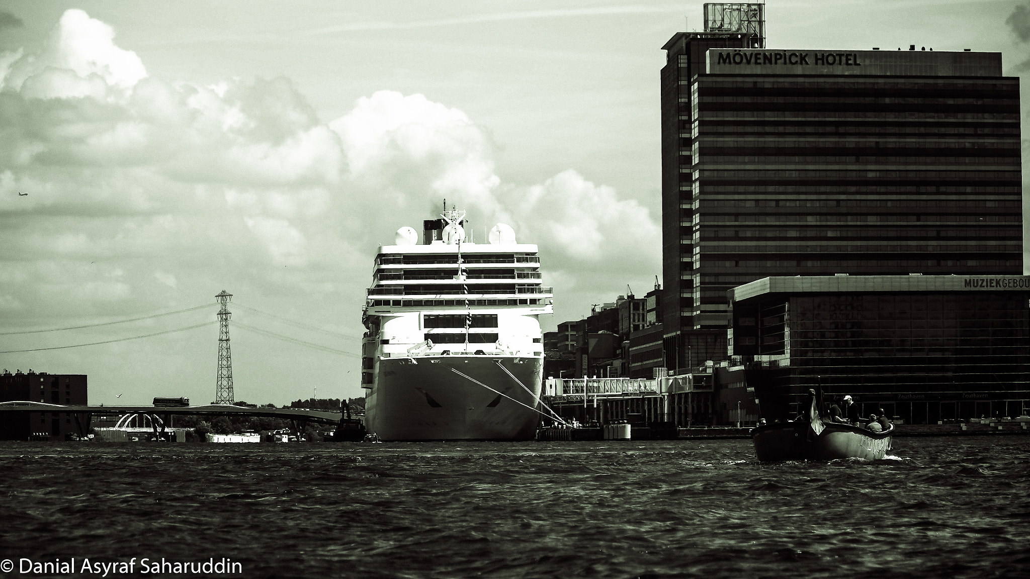Olympus PEN E-PL7 sample photo. Movenpick hotel, amsterdam photography
