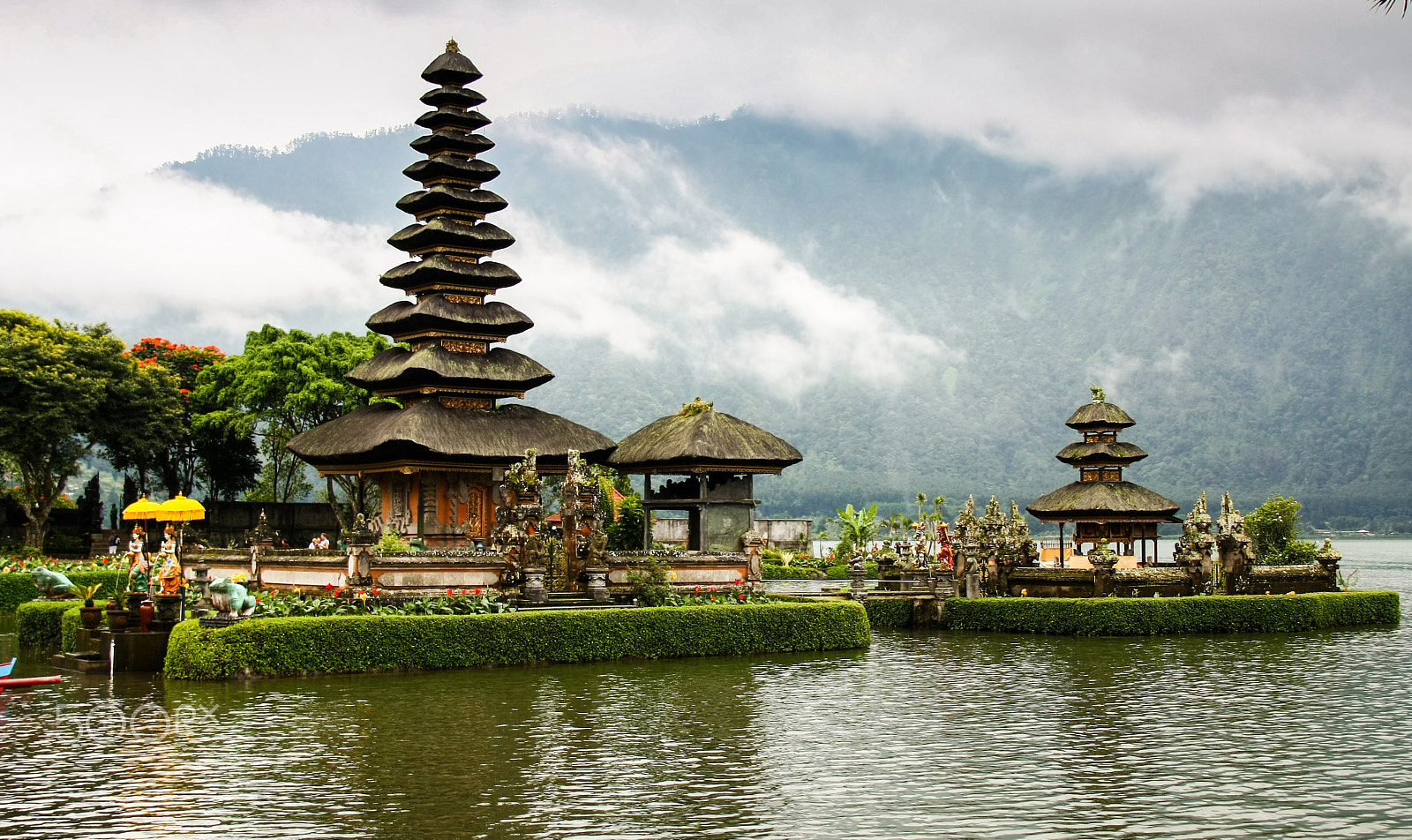 Canon EOS 450D (EOS Rebel XSi / EOS Kiss X2) sample photo. Ulun danu beratan temple, bali, indonesia photography