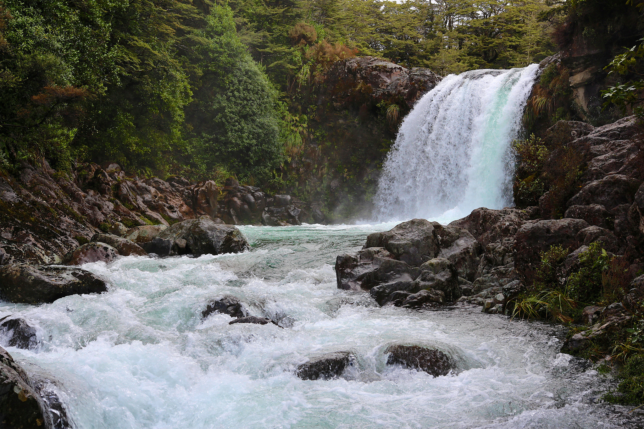 Canon EOS 700D (EOS Rebel T5i / EOS Kiss X7i) + Sigma 18-35mm f/1.8 DC HSM sample photo. Waterfall photography