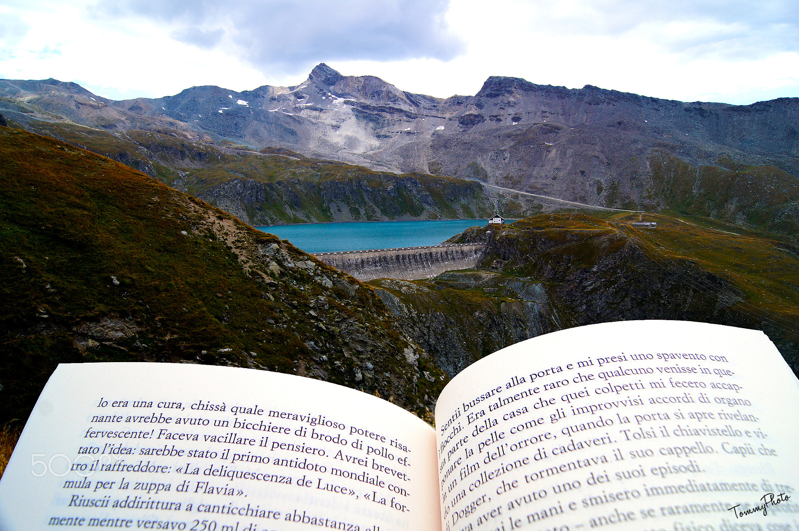 Sony SLT-A35 + Sony DT 18-55mm F3.5-5.6 SAM sample photo. Le livre et la montagne. photography