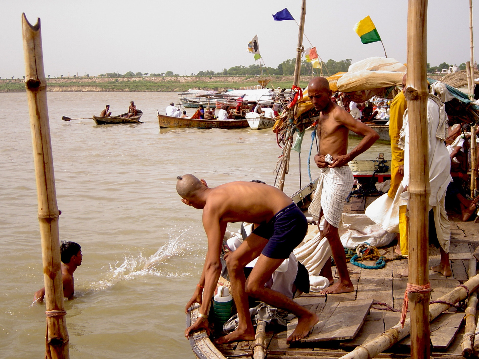 Sony DSC-P92 sample photo. Bath at sangam photography