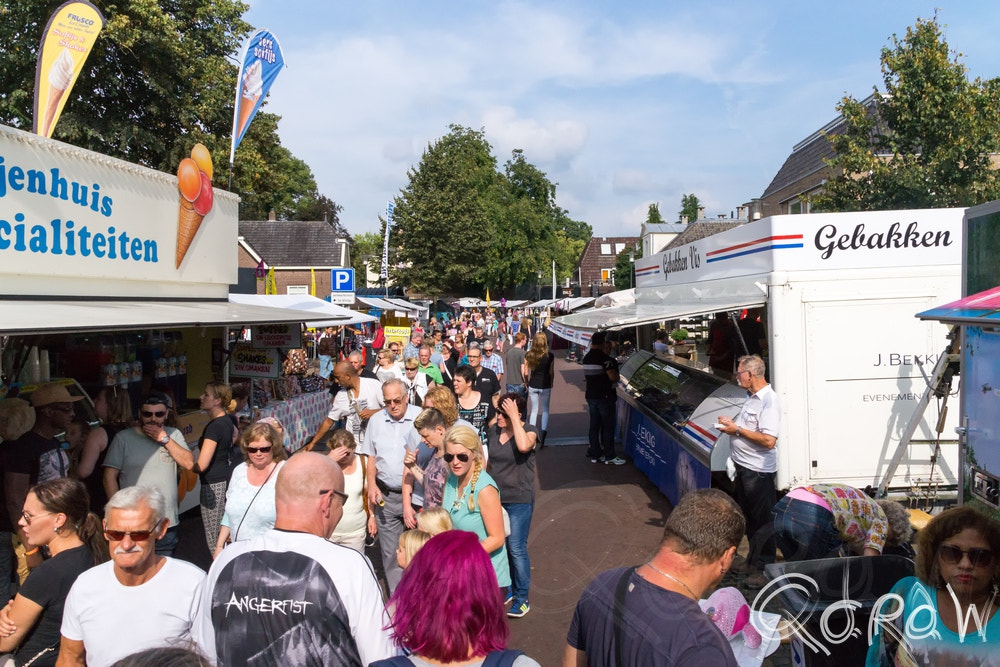 Sony SLT-A58 + Sigma 18-200mm F3.5-6.3 DC sample photo. Dorpsstraat photography