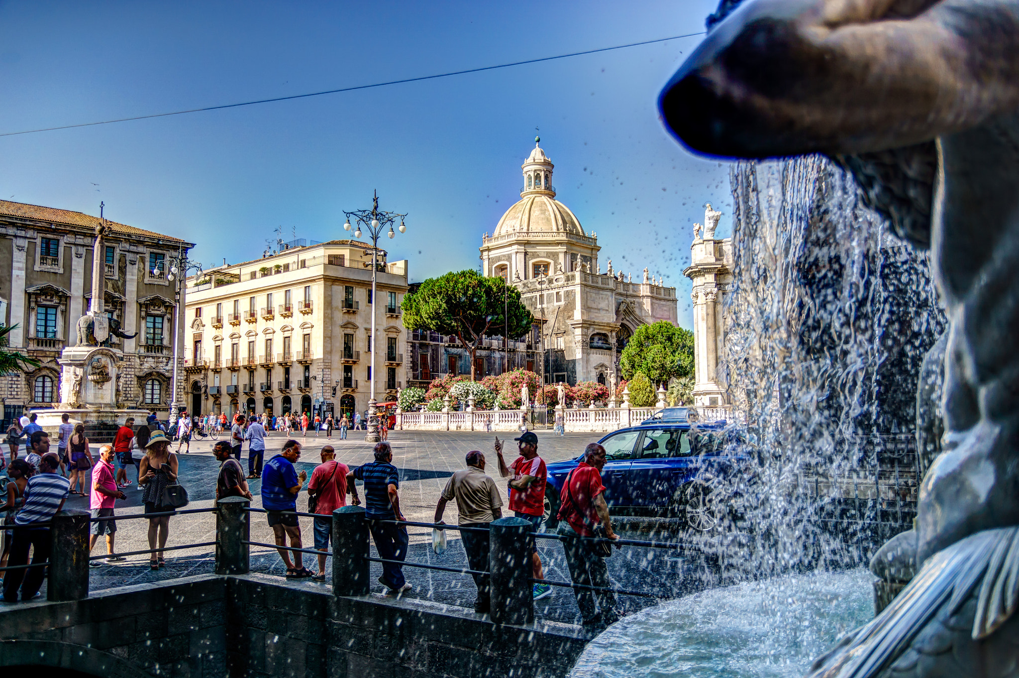 Sony ILCA-77M2 + Sigma 17-70mm F2.8-4.5 (D) sample photo. Piazza dell duomo photography